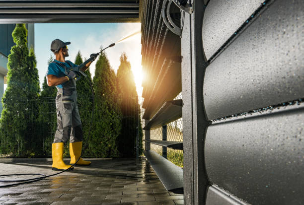 Best Pool Deck Cleaning  in Warrensburg, IL